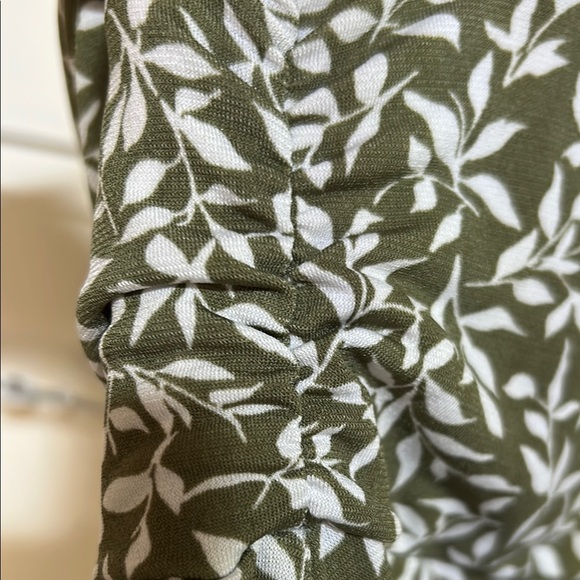 White and Green Maxi Slip Skirt for Resort Wear - Picture 5 of 8